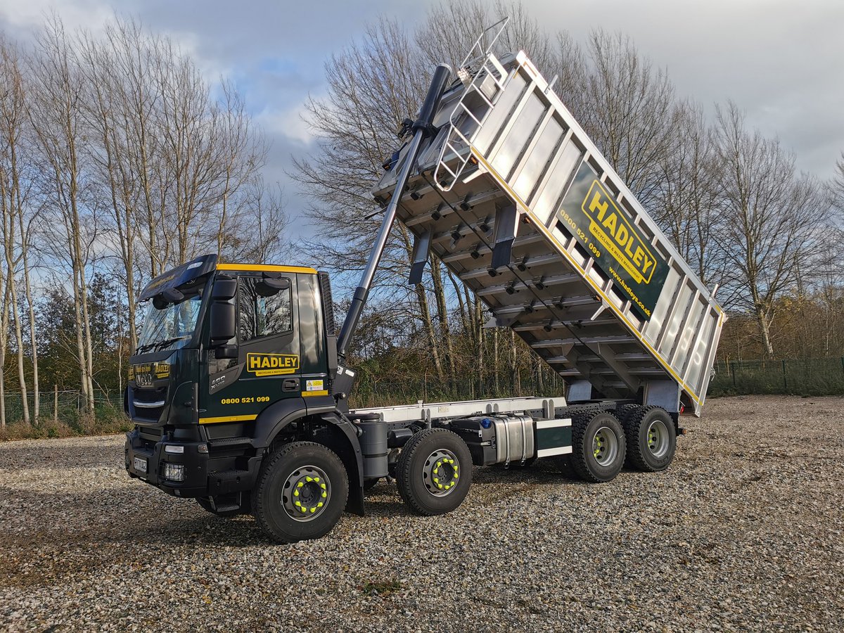stephencockbur3's tweet photo. Handed this peach over today X WAY 460 Wilcox Alloy body with Ebro tipping ram 4 way camera system and side scan fully remote sheeting system #ivecoretail  #roadstone #muckaway #iveco https://t.co/VdLa15YFas