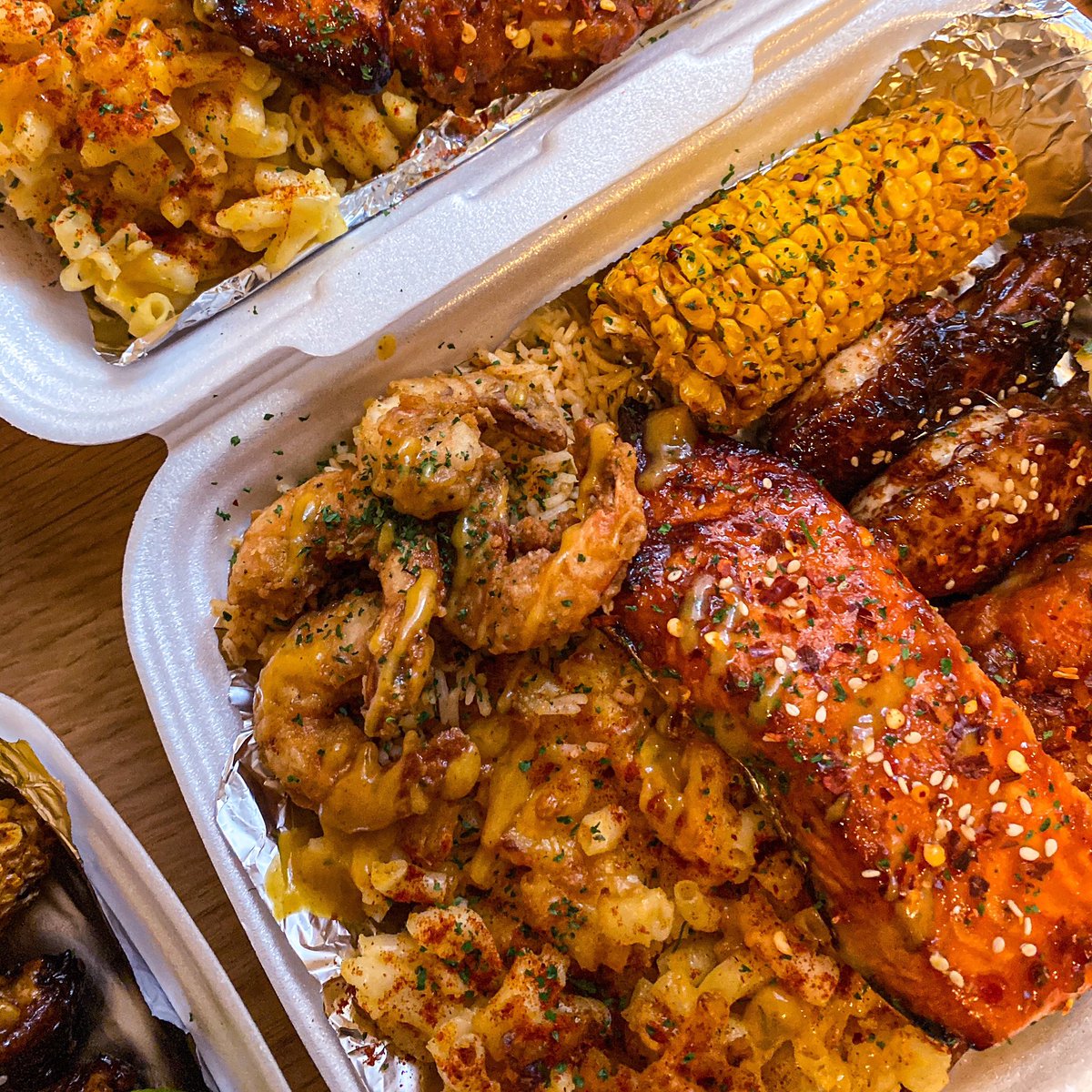 JadonJabes's tweet photo. @ImaniDH Manchester based 📍- From recipes to TrapBoxes which are available fortnightly. All you need 👇🏾 https://t.co/sKUbfAyhEB #Cookingwithbubz https://t.co/n8G2BKMfQz