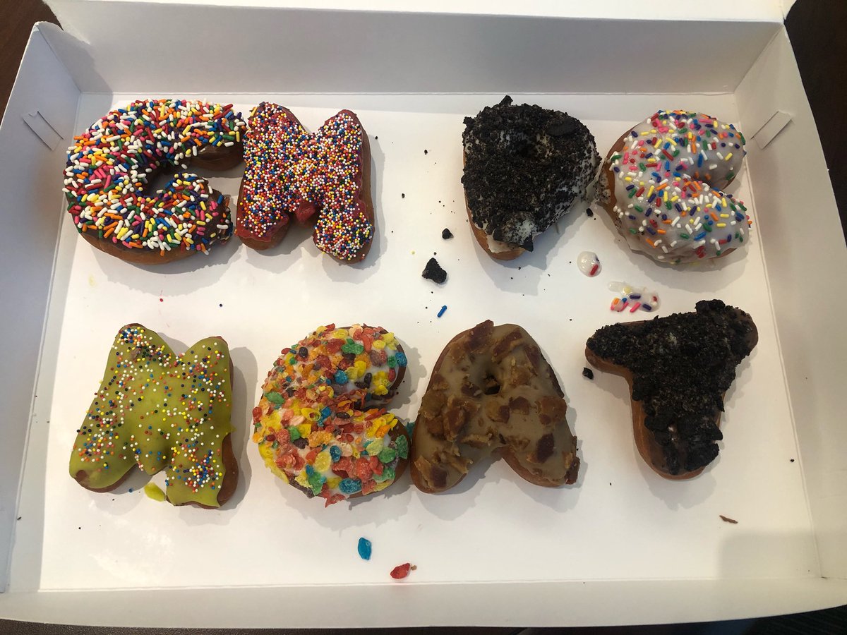 KathyKigerl's tweet photo. Good Morning PC MCAT! It’s Friday! Thank you 🙏 Fiona for these tasty donuts! #friyay #donuts https://t.co/FVBbtBsJH0