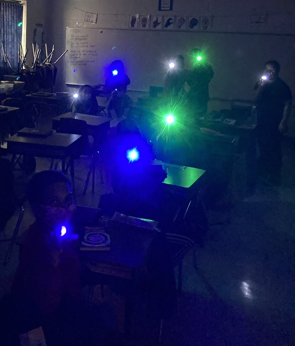 LaurenLoberti's tweet photo. Our first Flashlight Friday was a success! This gloomy day and dark classroom sets the perfect mood  🌫🌧☂️📚 I’m always thinking of ways to make independent reading fun and exciting🤓. How do you make it fun? Accepting any and all ideas! #OpenToNewIdeas #FogartyPride https://t.co/Mb1JoUvAsw
