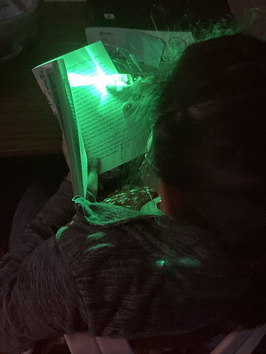 LaurenLoberti's tweet photo. Our first Flashlight Friday was a success! This gloomy day and dark classroom sets the perfect mood  🌫🌧☂️📚 I’m always thinking of ways to make independent reading fun and exciting🤓. How do you make it fun? Accepting any and all ideas! #OpenToNewIdeas #FogartyPride https://t.co/Mb1JoUvAsw