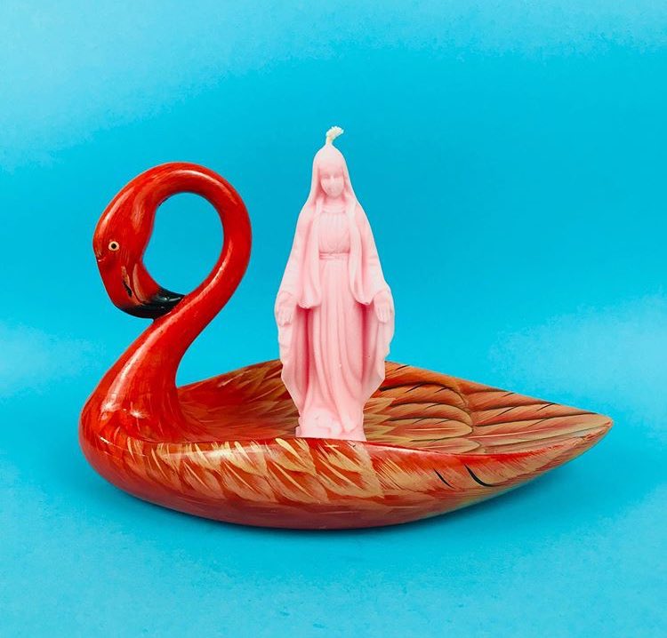 14. LA FLAMMESklep z wegańskimi świecami w oryginalnych kształtach. Co tu więcej mówić. Ceny wahają się między od 10 do 40zł.strona internetowa:  http://laflamme.pl&nbsp;