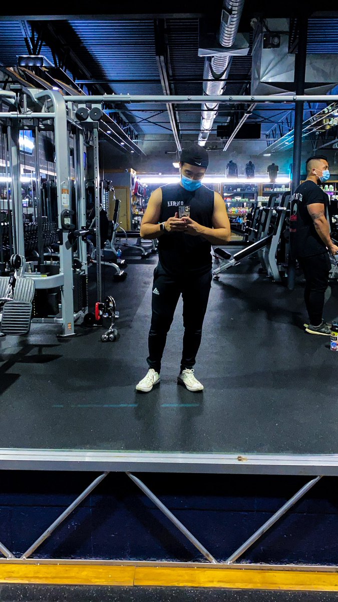 anmlz18's tweet photo. What’s the workout today! 💪🏼😤 #gymmotivation https://t.co/3sleSYS1Io