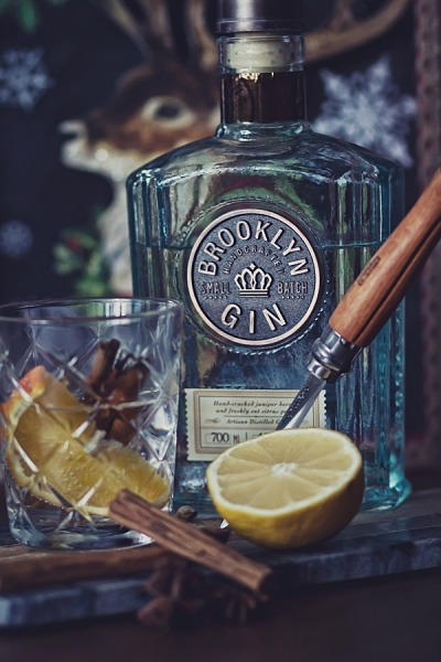 『 @LABANYASOLACE  』
"Care to join me for a drink?"