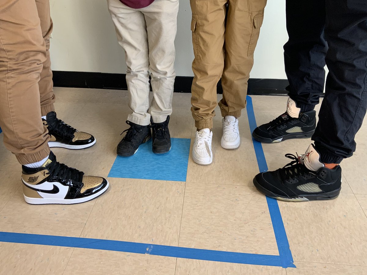 sutersasccs's tweet photo. Fridays are for #sneakersquad pics! #airjordan #becausesneakers @MrSchoolCulture @sascitizenship https://t.co/zG4tYGr4jZ