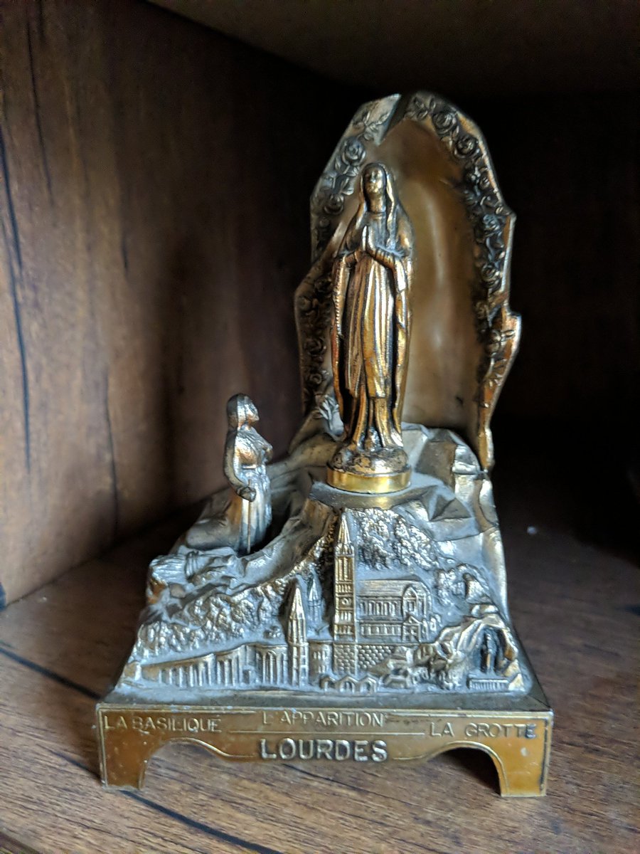mad_vonB's tweet photo. How incredible is this Lourdes music box I found hiding on the back of a shelf in an antique shop for $10? Plays the Lourdes Ave 🥺💙 https://t.co/yN9z8XoDEw