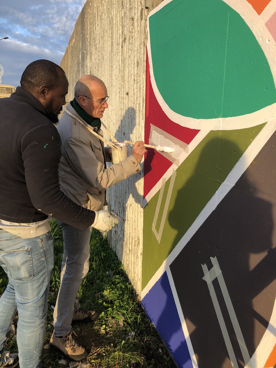 cielaconstell's tweet photo. Jour 7 avec Sifat et sa team ! @villedegrigny91 #lesresidences #fresqueencours #placedumarche #grandeborne #grigny91 🤩🤩🤩🌈⚡️ https://t.co/cSyR1jgw1p