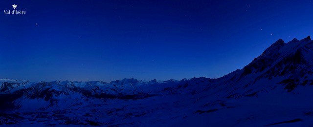 How's this for the perfect antidote to #lockdown? Spectacular views of Mars (see left by 'Val d'Isère') and Saturn and Jupiter close together to the right. Mars is as bright as it will ever be for the next 15 years. Photo credit:<a href="/yseski/">YSE</a> #HughLevinson
