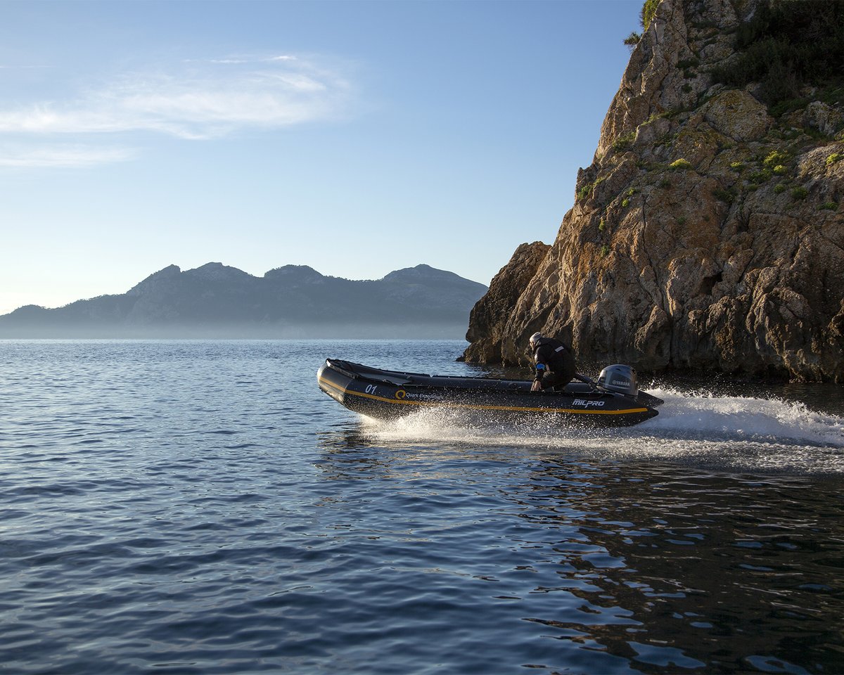 New zodiacs for Ultramarine!🤩
!⁠Hand-sewn &amp; glued by a team of women in the <a href="/ZodiacMilpro/">Zodiac Milpro Official</a> facility in Spain, these boats feature reinforced bows and bottoms to better prepare them for the Polar Regions and have custom-made bow boxes to optimize space and increase guest comfort!