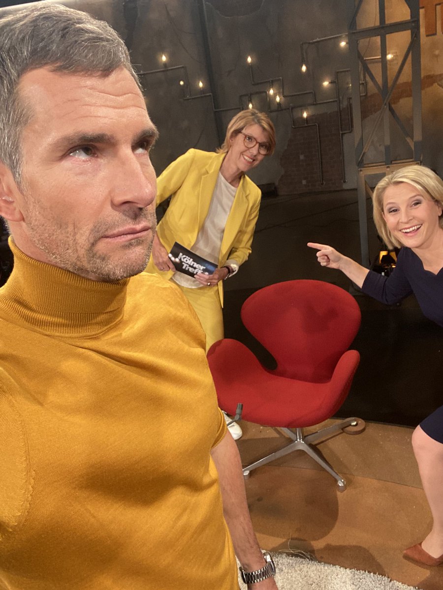 Wenn du eigentlich ein cooles Selfie zur Sendung verschicken willst und neben dem geilgelben Outfit der Kollegin plötzlich aussiehst wie eine alte Tube Löwensenf.
#koelnertreff <a href="/WDR/">WDR</a> <a href="/dieSusanLink/">Susan Link</a> <a href="/BoettingerB/">Bettina Böttinger</a>