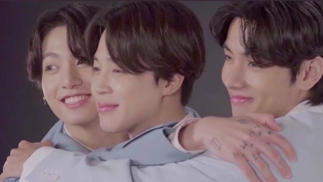 I vote for BTS for Favorite Duo or Group – Pop/Rock at the  #AMAs  RT to vote too! (2)