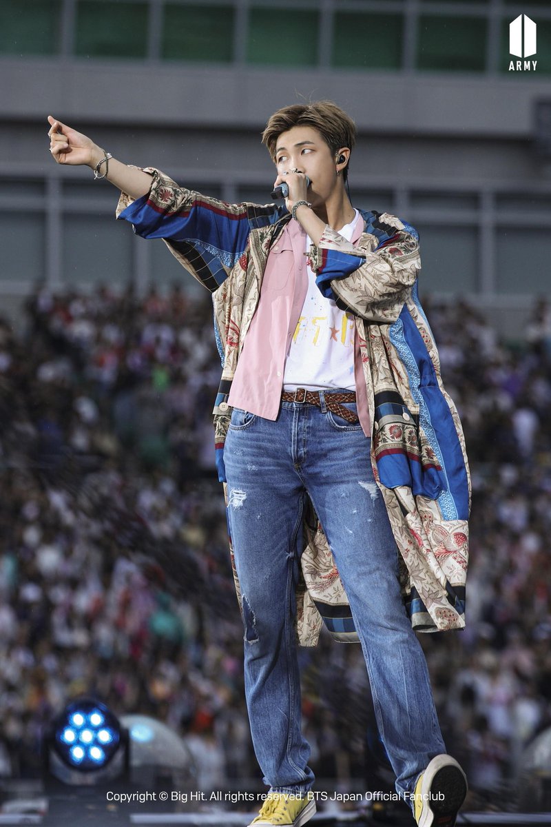 I vote for BTS for Favorite Duo or Group – Pop/Rock at the  #AMAs  RT to vote too! (3)