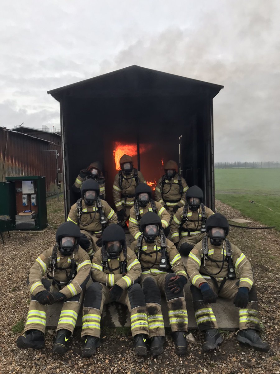 SFRSTraining's tweet photo. Great final day of BA for our Wholetime Recruits @SuffolkFire All delegates passed the course and are now preparing for next weeks courses #flashover #backdraught @InterspiroNews Well Done All 👏🏼👏🏼👏🏼 https://t.co/gYWMQAYjBQ
