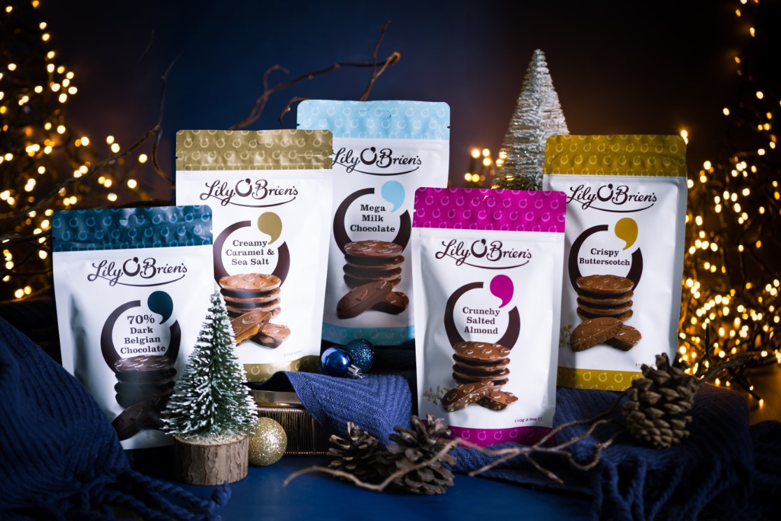 lilyobriens's tweet photo. It's Friday evening!๐ The perfect time to tear open a delicious Share Bag! ๐คค Now which flavour to choose....Creamy Caramels & Sea Salt? Mega Milk? Crispy Butterscotch? Crunchy Salted Almond? Or 70% Dark Belgian Chocolate?!๐คฉ https://t.co/bM4ZhmUBbO #sharewisely #lilyobriens https://t.co/EpSPHfrapD