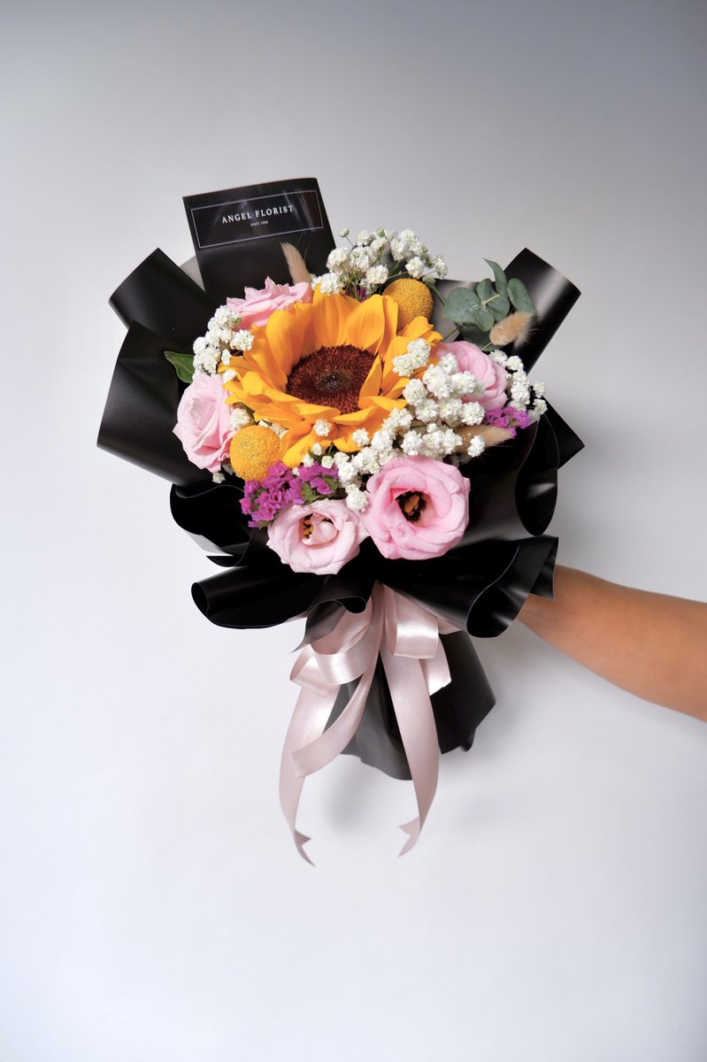 Angel Florist Gift Centre בטוויטר 做云里的太阳悄悄的守护你 韩式花束korea Style Bouquet Rm 95 向日葵sunflower Free Cocotina Gift Card 韩式花束 新款花束