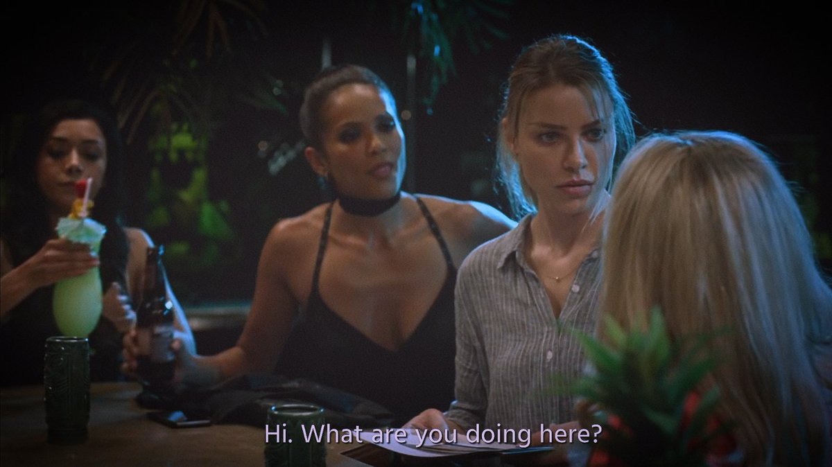 Luciferkifan's tweet photo. Poor Linda 😂
Chloe should better invite her for their next girl's night👯 https://t.co/2ZAlA9h2b0