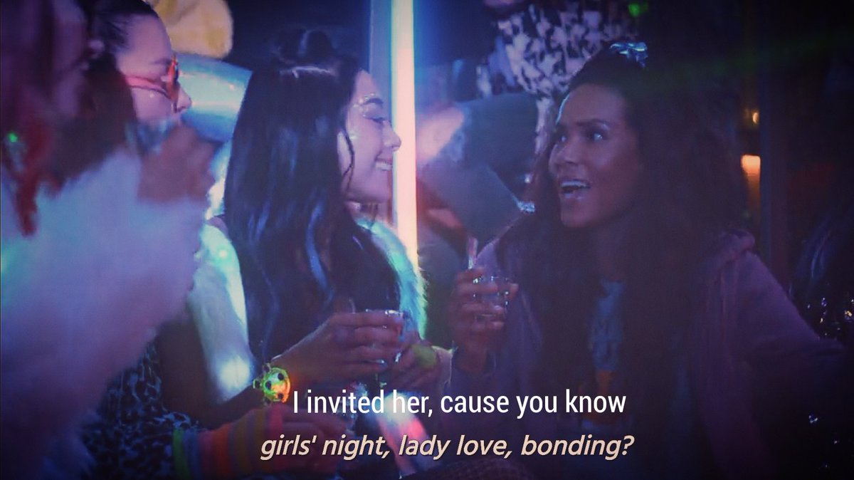 Luciferkifan's tweet photo. Poor Linda 😂
Chloe should better invite her for their next girl's night👯 https://t.co/2ZAlA9h2b0