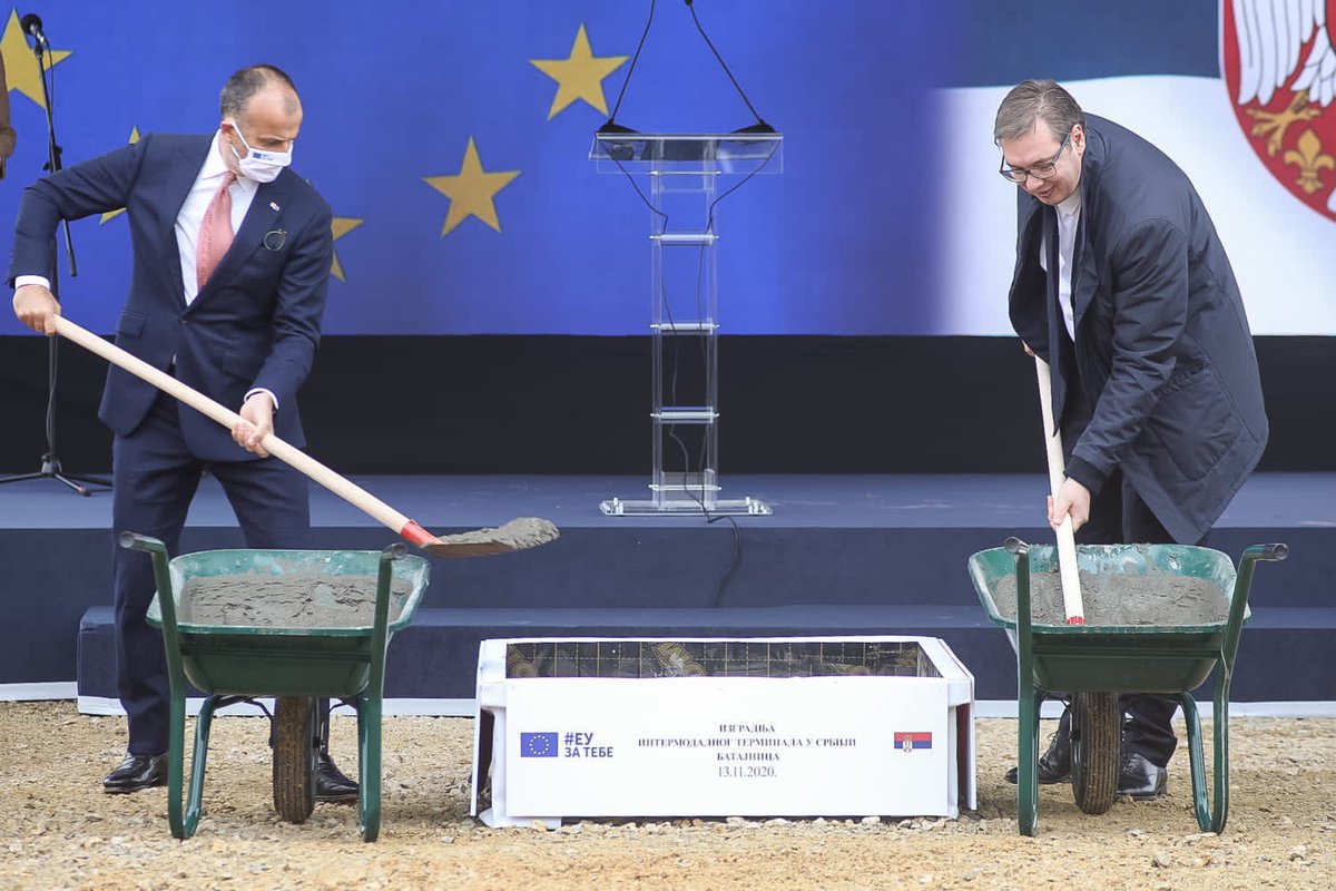 FabriziSem's tweet photo. The 4 freedoms of connecting people, goods, services & investments are the foundation of the EU. Another foundation was laid w/ @predsednikrs for the 🇪🇺-funded intermodal terminal in Batajnica, the first logistic platform of this kind in 🇷🇸 & WB region. Connectivity in action! https://t.co/TtOUb0H4fx