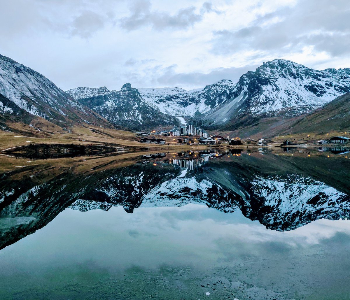 TignesAddict's tweet image. #Tignes autumn evening lake walk