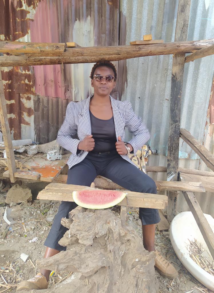 BettieWaShiro's tweet photo. I too have seen the Future. 😂😂
And that future is not Uhuru Musa and his BBI.
The Future is not with his Deputy either.
@RedVestsProtest
#TheRealFuture
#YouthRising
#JeshiYaNchiKavu. https://t.co/gmq5n4YGAd
