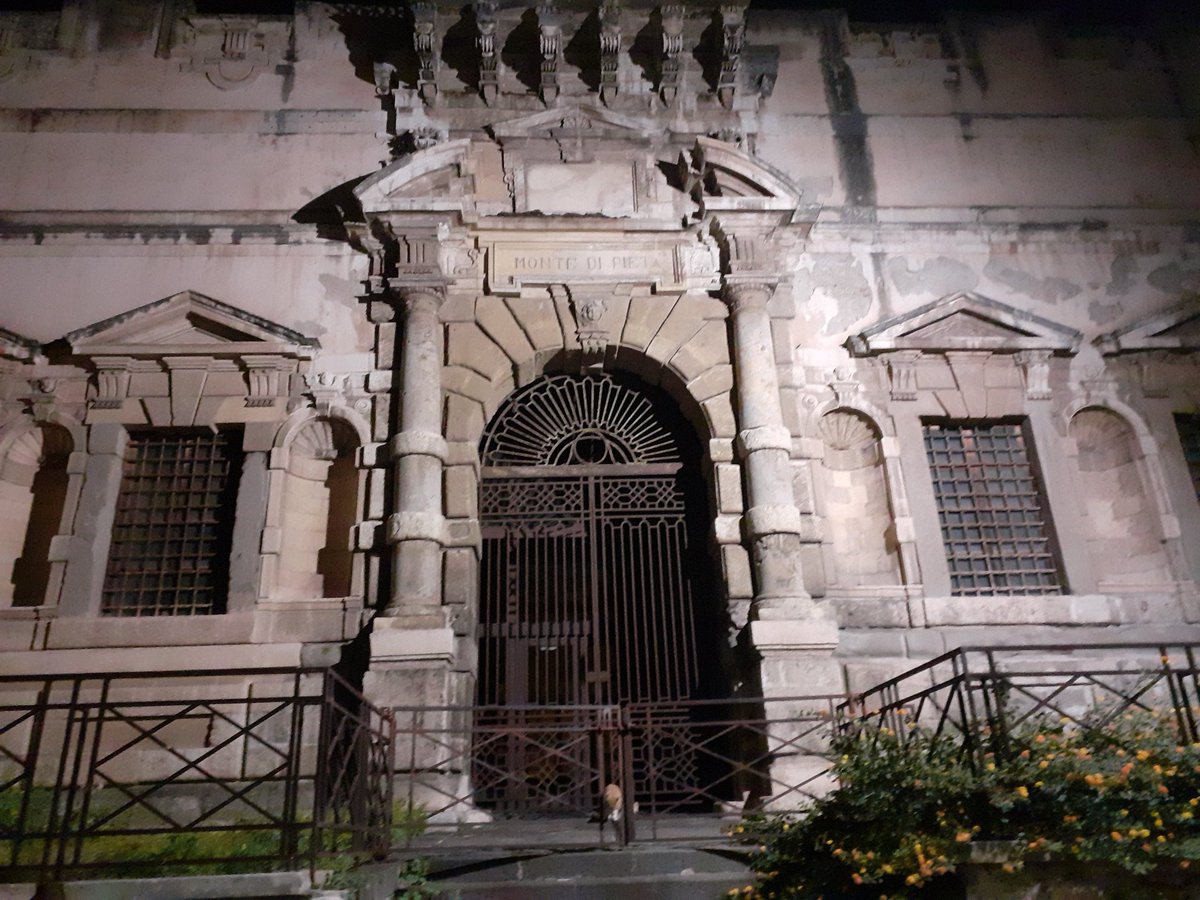 More flaneuring.Messina is hilly.It seems the best view of the straits is from Reggio di Calabria, but from the top of the hill coming from Palermo on the E90 you also get spectacular views.19/n