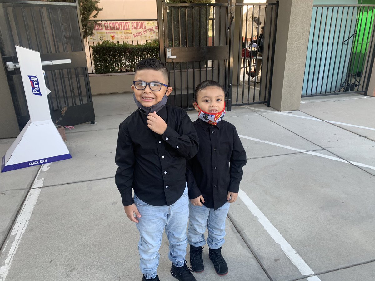 GeorgiaFMorris1's tweet photo. Picture Day Today!!! We’re so excited to see our Mt. Lions! https://t.co/VYOyaMmvOJ