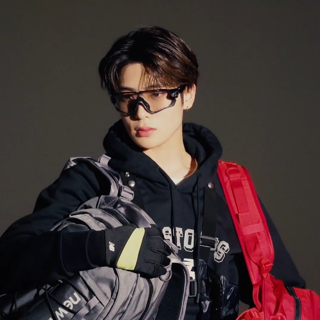 ً (@jjhlooks) on Twitter photo 