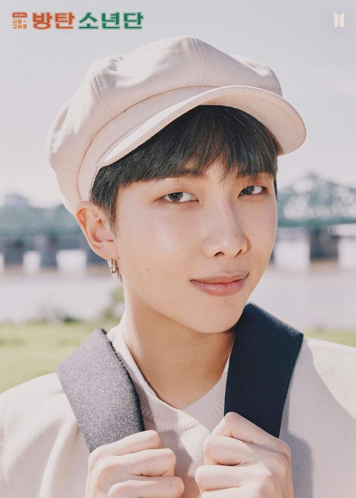 amane_jk97's tweet photo. It's have been #3YearsWithRealMe since namjoon changed his name from Rap Monster to RM..another name to show the same namjoon who wanted nothing more to give the world his love for music and words I cant wait to see whats in store for him in the future #ForeverWithRM #THANKYOURM https://t.co/s62FZkkkJB