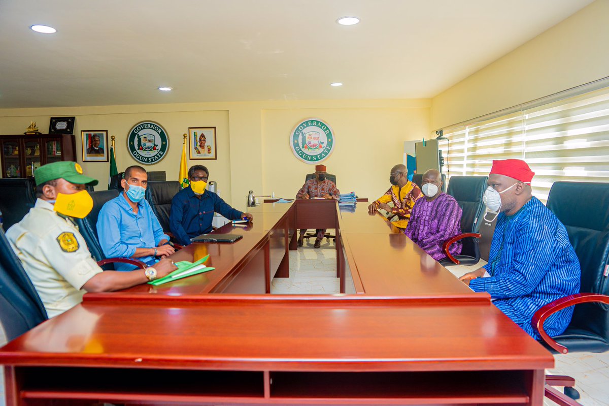 DapoAbiodunCON's tweet photo. When I traveled through Ogere today, I witnessed a static traffic gridlock occasioned by ongoing construction works, so I called a meeting with traffic law enforcers and contractors. https://t.co/XebFbx3TD9