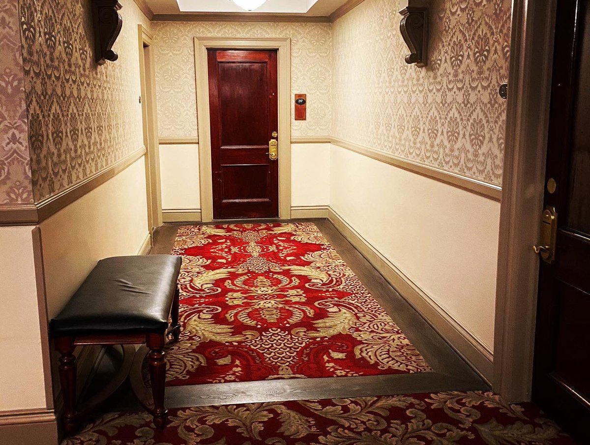 wookielover53's tweet photo. #thestanleyhotel #colorado #estespark #estesparkcolorado #theshining #stephenking #spirits #hotel #paranormal #wetalktospirits #ghosts #haunted #adventures #adventuresincolorado #liveanepiclife #liveanepicadventure #lifeisgood https://t.co/lAWs0EnEja