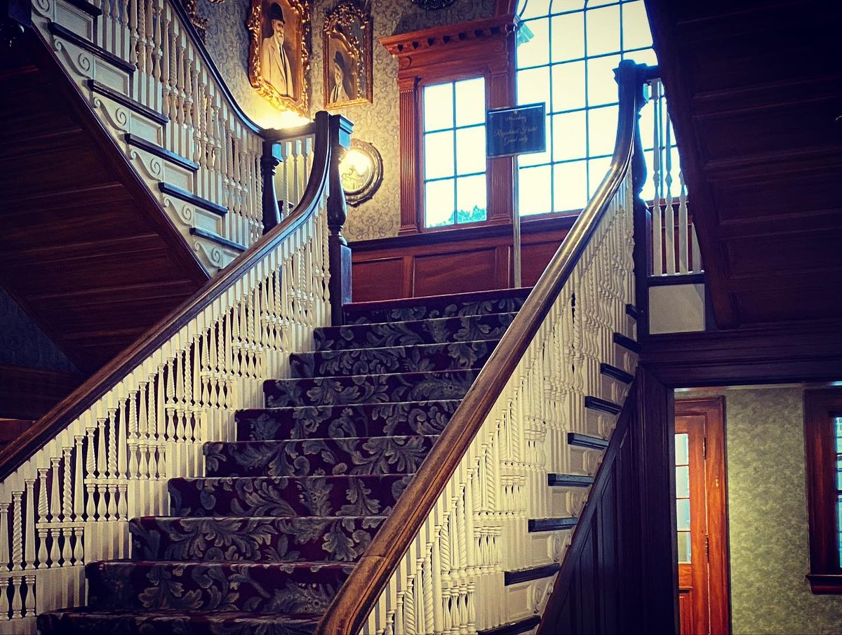 wookielover53's tweet photo. #thestanleyhotel #colorado #estespark #estesparkcolorado #theshining #stephenking #spirits #hotel #paranormal #wetalktospirits #ghosts #haunted #adventures #adventuresincolorado #liveanepiclife #liveanepicadventure #lifeisgood https://t.co/lAWs0EnEja