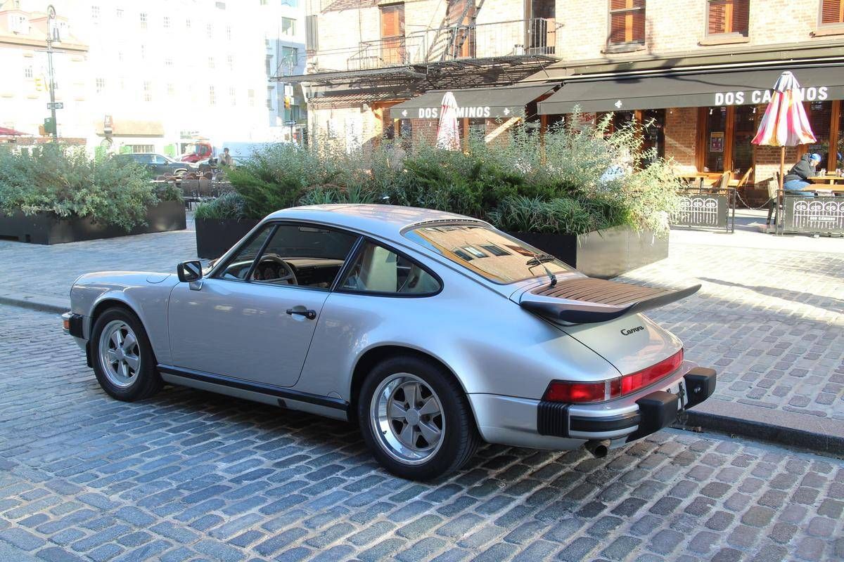 porschelife31's tweet photo. This 1989 #Porsche 911 Carrera is equipped with the special 25th Anniversary Edition package and is finished in Silver Metallic over a Silk Grey interior. It only has 19k miles and is equipped with the  G50 5 speed manual transmission. #Classifind

▶️ https://t.co/PpAaRjFJuD https://t.co/eQ4XWA2DX3