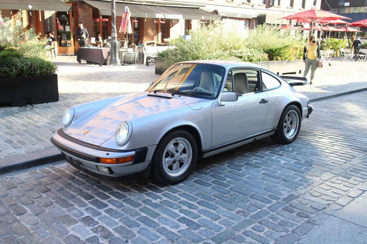 PorscheMarket's tweet photo. This 1989 #Porsche 911 Carrera is equipped with the special 25th Anniversary Edition package and is finished in Silver Metallic over a Silk Grey interior. It only has 19k miles and is equipped with the  G50 5 speed manual transmission. #Classifind

▶️ https://t.co/k8QOoJqyYl https://t.co/JEFFDYBsYm