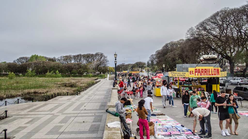 adaciudad's tweet photo. Rechazan cautelar de un núcleo de vendedores ambulantes de alimentos de Costanera Sur 👉 https://t.co/GZOiDj1JC2 https://t.co/iueRA7Rdv0