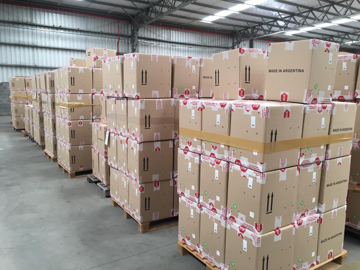 distrinando's tweet photo. Seguimos haciendo historia y continuamos exportando al mundo! 

Esta semana exportamos Crocs a Estados Unidos 🇺🇸

Producción Argentina, un orgullo nacional 🇦🇷

@alferdez @KulfasM @arielschale 

#Distrinando - Desde 1934 - Empresa Familiar https://t.co/GCmFvJzIot