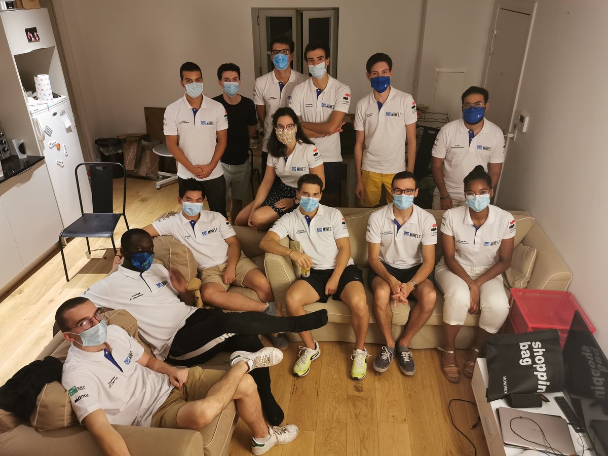 Retour sur les temps forts du #RFP20 3/3 :

Nous terminons cette semaine par le moment fatidique de l'élection du nouveau mandat ! Lors d'une réunion, nous avons pris le temps de choisir nos successeurs 👔

Une petite photo de cette soiree pour la route 🥳

#RFP #WeAreJE <a href="/cnje/">Junior-Entreprises</a>