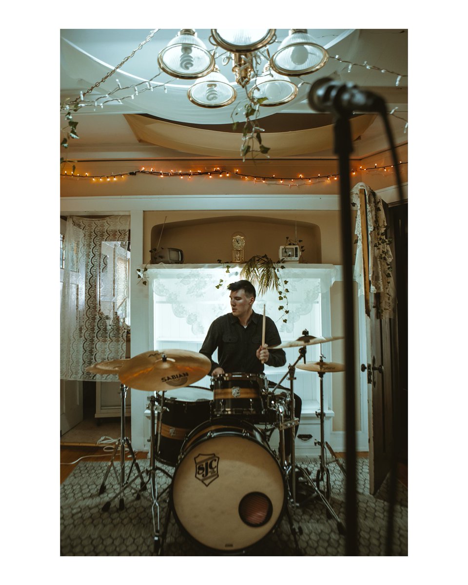 wolfrdband's tweet photo. BTS of Dogwood⠀
⠀
📸: @kelleyshmelly ⠀
•⠀
•⠀
•⠀
•⠀
•⠀
#wolfrd #dogwood #suburbanspooky #chicago #band #poppunk #chicagoil #canonshot #localbands #diymusic #newband #bandvideo #suburbs #heavymusic #musicfan #bandfootage #poppunkvinyl #mutantleague #fearlessrecords https://t.co/SaZ33nP2c1