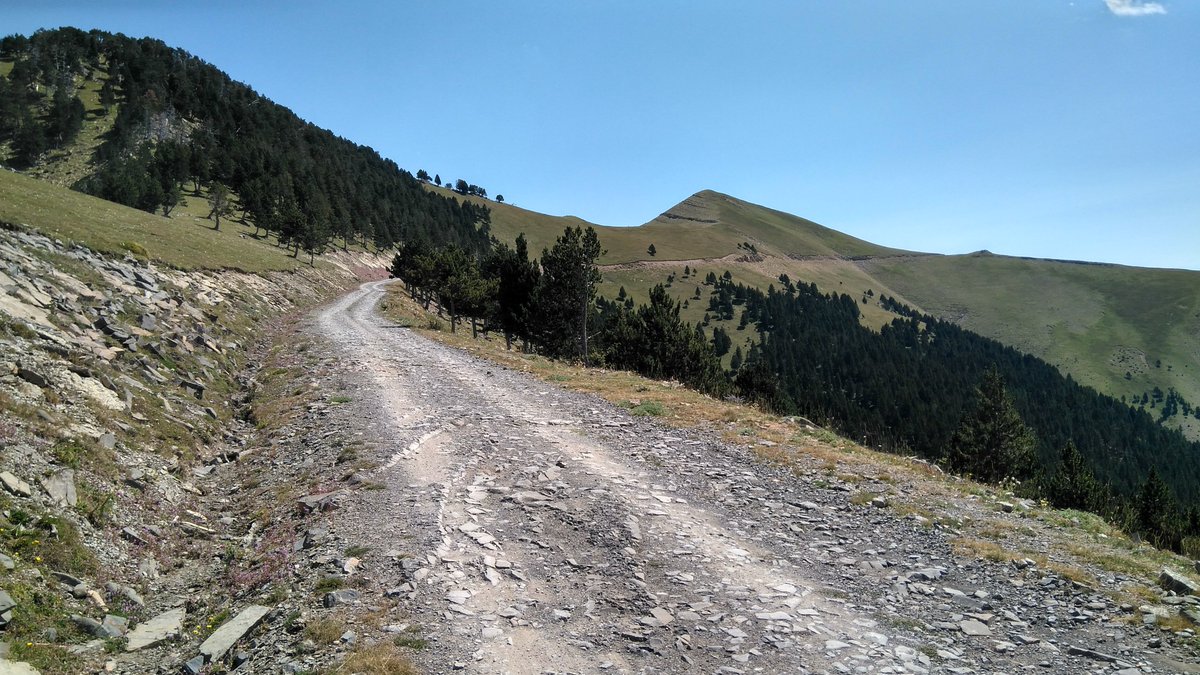 Se añade al blog el mapa interactivo de los puertos por pista del Alto Aragón. De momento los ocho que tengo hechos pero ya irá creciendo. Espero que os sirva de ayuda/inspiración 😉 Foto: Tramo final al Collau de Diazás/Miradores de Ordesa por Torla

puertosdehuesca.blogspot.com/2020/10/mapa-d…