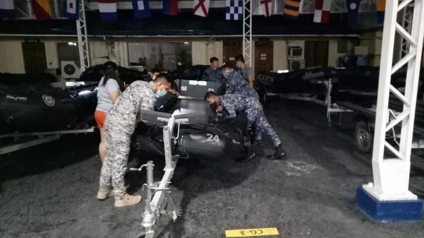 rapplerdotcom's tweet photo. LOOK: PCG personnel are transporting rubber boats to Tuguegarao City on Saturday, November 14 to boost rescue operations. #UlyssesPH Photo from DOTr https://t.co/rYVm6PVFix