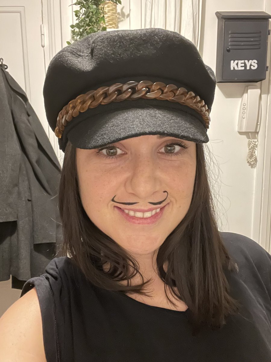 Je porte la moustache pour soutenir la fondation movember <a href="/AXAFrance/">AXA France</a> 
En ce mois de novembre pour lutter contre le cancer ! #AXAMovember #AXAAtoutCoeur