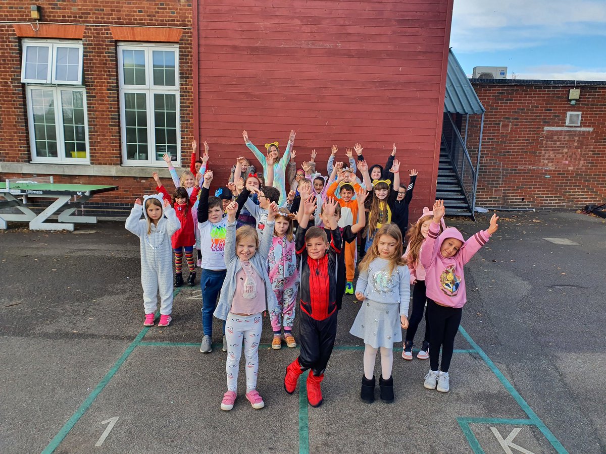 Miss S Hallmark tweet media