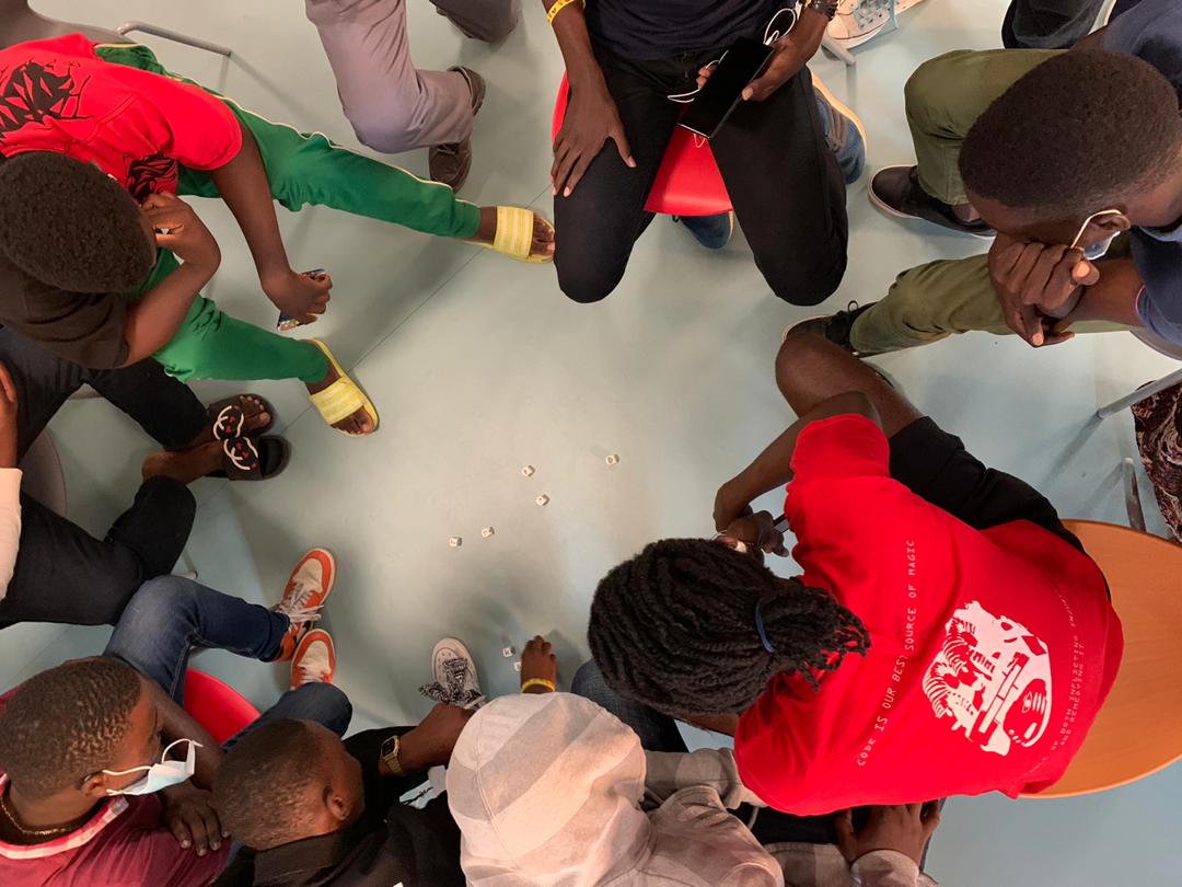 SemeCity's tweet photo. Il faut se concentrer, même pour jouer! 😊
C’est ce qu’on peut retenir du #IMAGAMES d’aujourd’hui.
Il rassemble les étudiants et contribue à la bonne humeur générale dans #SEMEONE.
On oublie un peu les cours et les profs. On s’amuse 🌟
#semecity @EpitechBenin @AfricaDesignSch https://t.co/JS0gu2bgBq