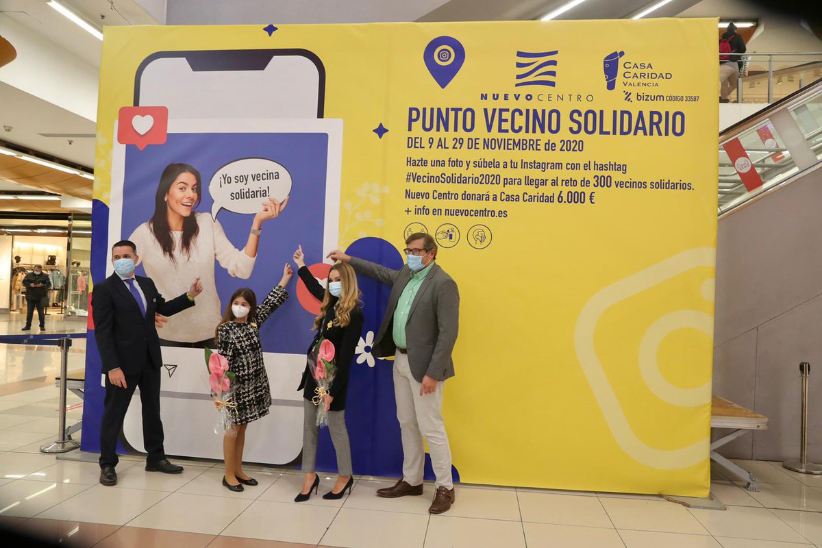 JCF_Valencia's tweet image. 💡🎄 Amb les Falleres Majors de València, Consuelo Llobell i Carla García, i el president de @JCF_Valencia, @carlosgaliana, assistim a la inauguració i l’encesa de les llums de Nadal de @CC_Nuevo_Centro. 

#Falles21 #LesFallesSomResponsables