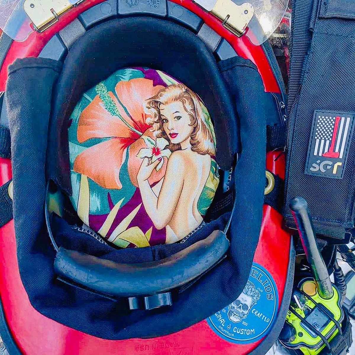 scproductsgroup's tweet photo. 🌺 FIRELID FRIDAY 🤙 

📸 @sgtfirebags Support Fire Owned Business. @j5firelids make THE BEST lids in the biz! They do custom work as well, hand made in the USA! 🇺🇸 

#firefighterowned #pinup #firehelmet #firelid #firelife #firefighting https://t.co/dCIoNu00sU