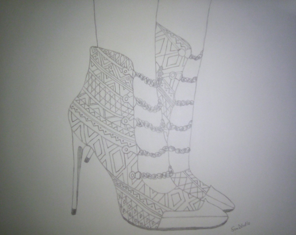 SimphiweDladla's tweet photo. #HerWalk
#AbstractArt
#PencilArt https://t.co/LxQ5d2gHM5