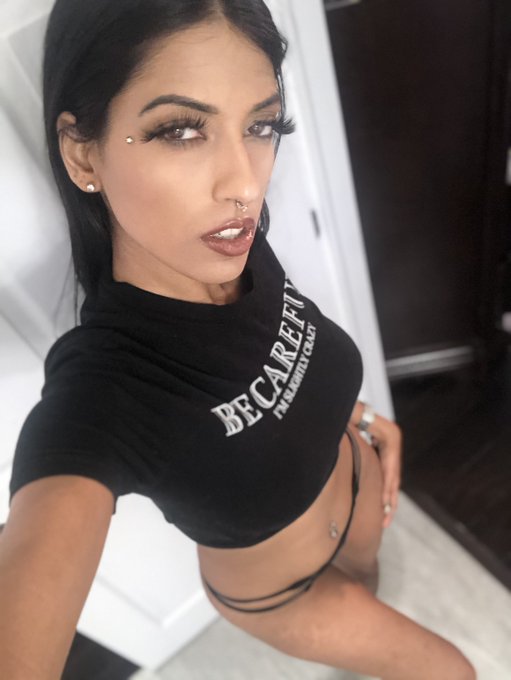 I’m evil, addictive and greedy.  I breathe and make money 🤑  https://t.co/Tct5hf8dVa  ☆ findom Foot fetish<a href="/tag/avnawards"class="tags"><span>&#35;avnawards</span></a><a href="/tag/avnstars"class="tags"><span>&#35;avnstars</span></a>