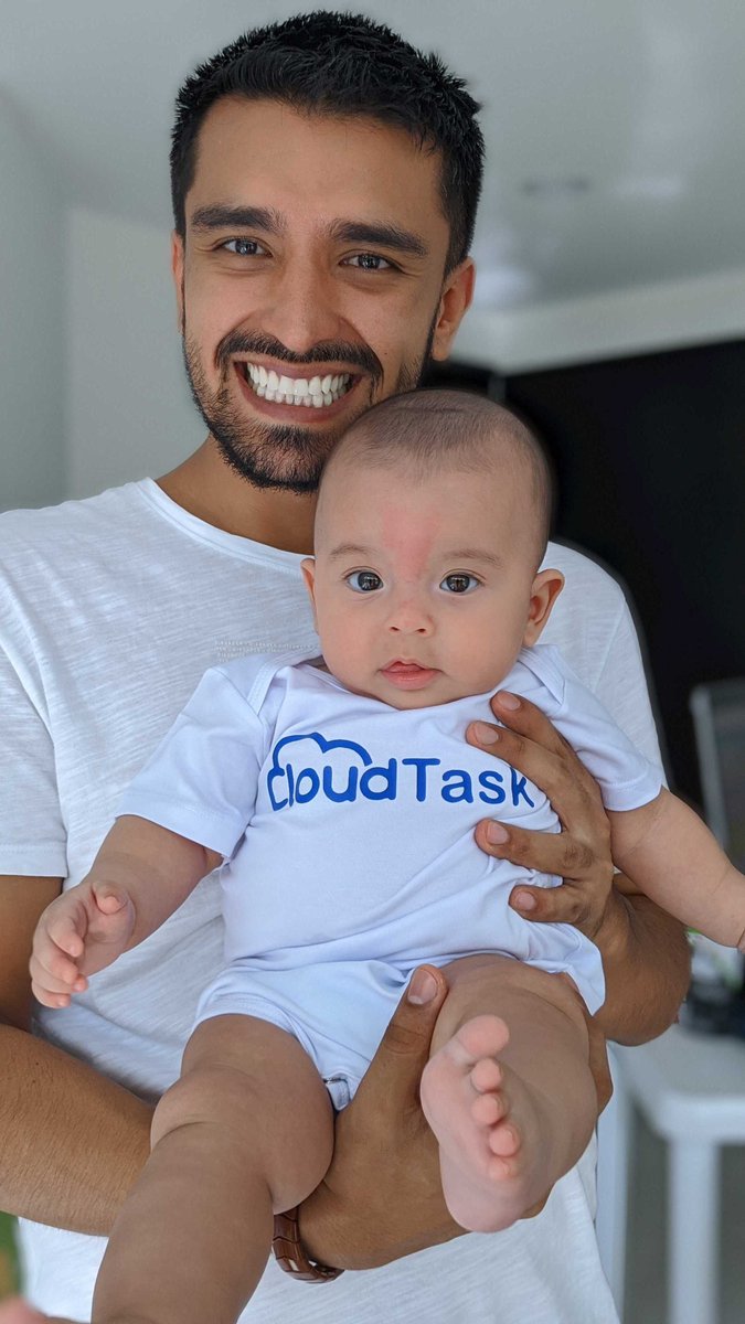 CloudTaskHQ's tweet image. Our CloudTask family keeps growing and growing!

Meet our adorable, future Account Executives. 🤩

Our Head of Training, Eddie Bello, starts coaching them young 👼

#CloudTask #Family