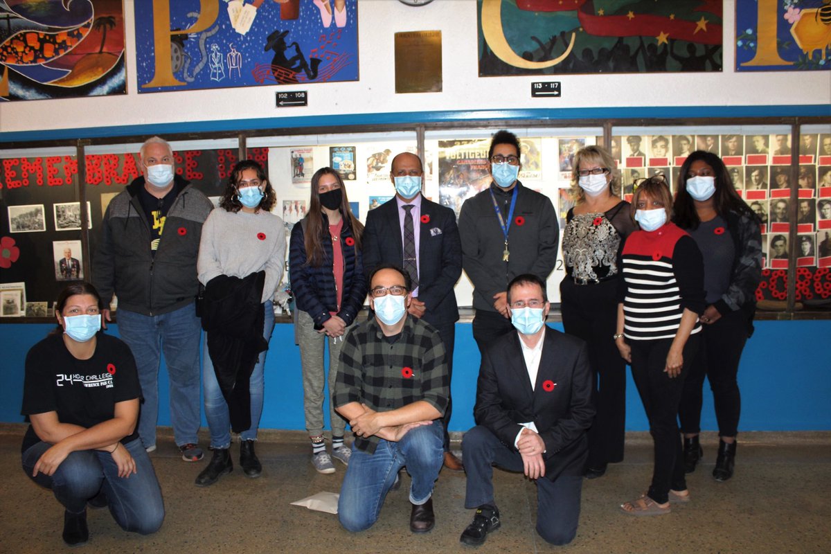 lawrenceparkci's tweet photo. Thank you to the Remembrance Day Committee!!! #LPCI #TDSB @shelleylaskin @Flahat https://t.co/eXdy3DxxgT