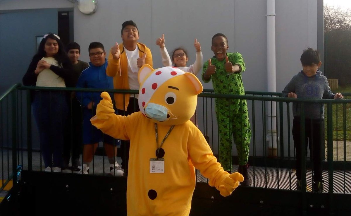 Arbour_Vale's tweet photo. Pudsey came to @Arbour_Vale and made his way l, at a social distance of course around the whole school. Fantastic day! #AVS #GoTeamAvS #ChildrenInNeed https://t.co/lpkbTWrz0Y