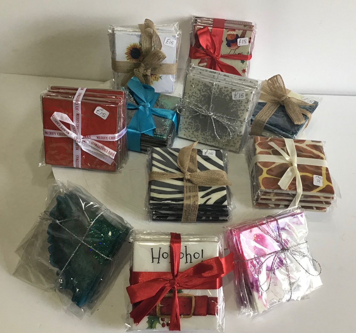 rogersartwork's tweet photo. #BUY #HANDCRAFTED #COASTERS, #GEODECOASTERS, #RESINPYRAMIDS, and #COASTERSETS made by #Worcestershire artist Roger Ricketts. #christmasideas #coastersforsale #coasters #geodecoasters #geodeart #resinart  #worcestershirehour EMAIL info@rogersartwork.co.uk #supportsmallbusinesses https://t.co/pHzTZcMSNV